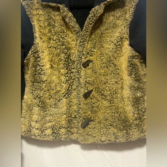 Fjall Nordic Design Faux Fur Wool Reversible Bison Jacket | Fall | Winter Cozy - Picture 4 of 10